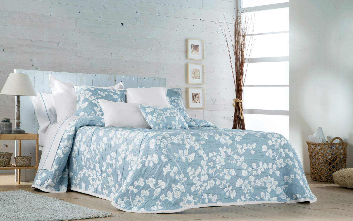 Lara reversible bedspread