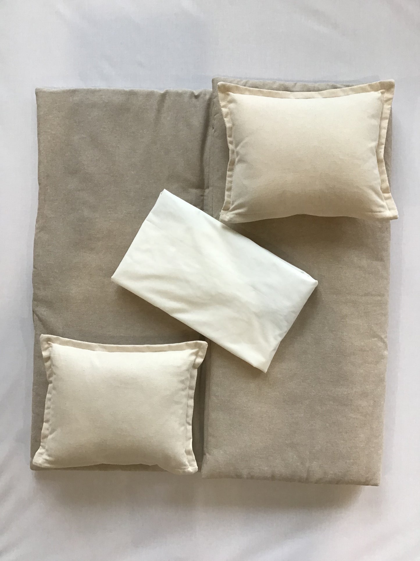 Reversible linen-effect baby bedding