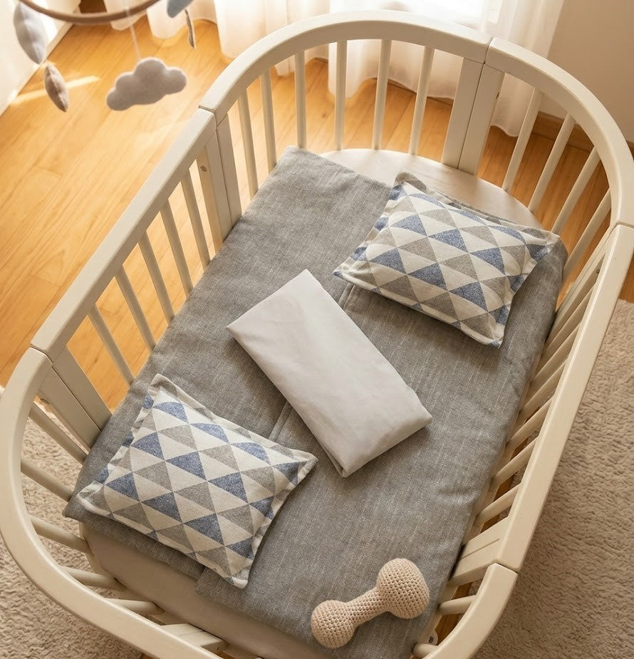 Reversible linen-effect baby bedding