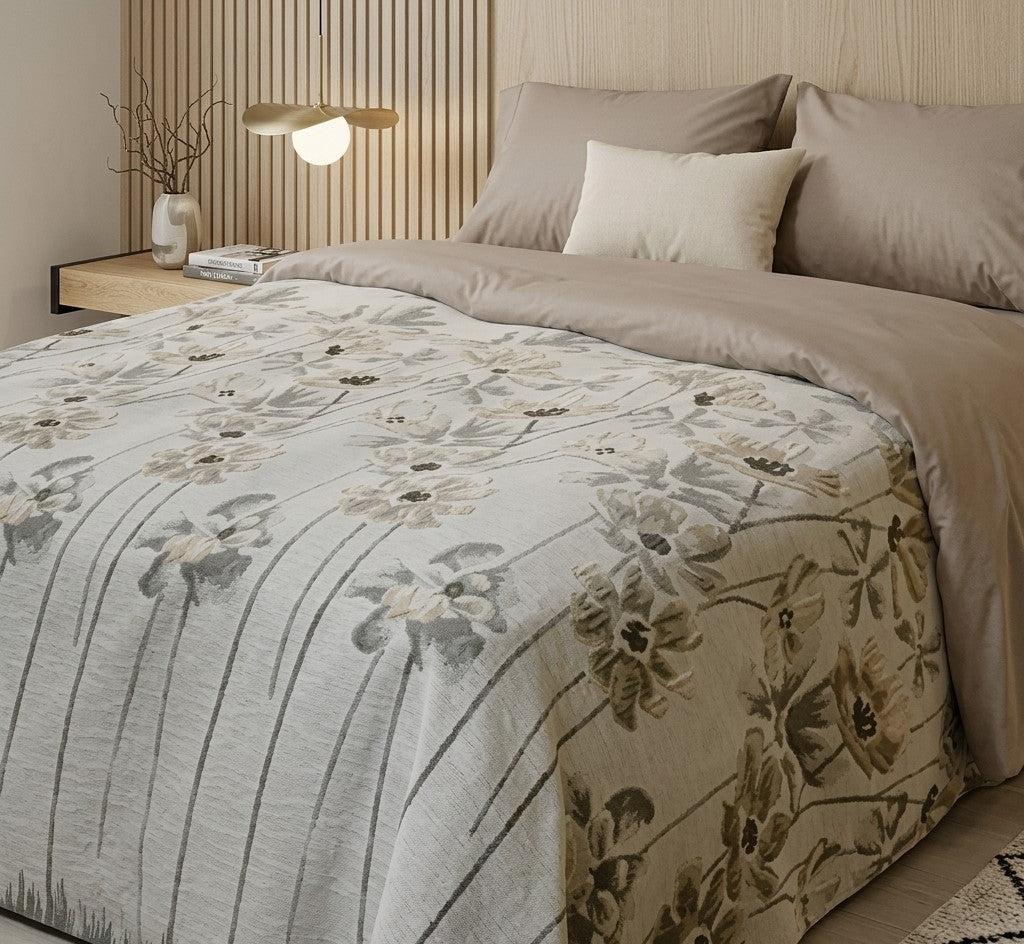 Lara reversible bedspread