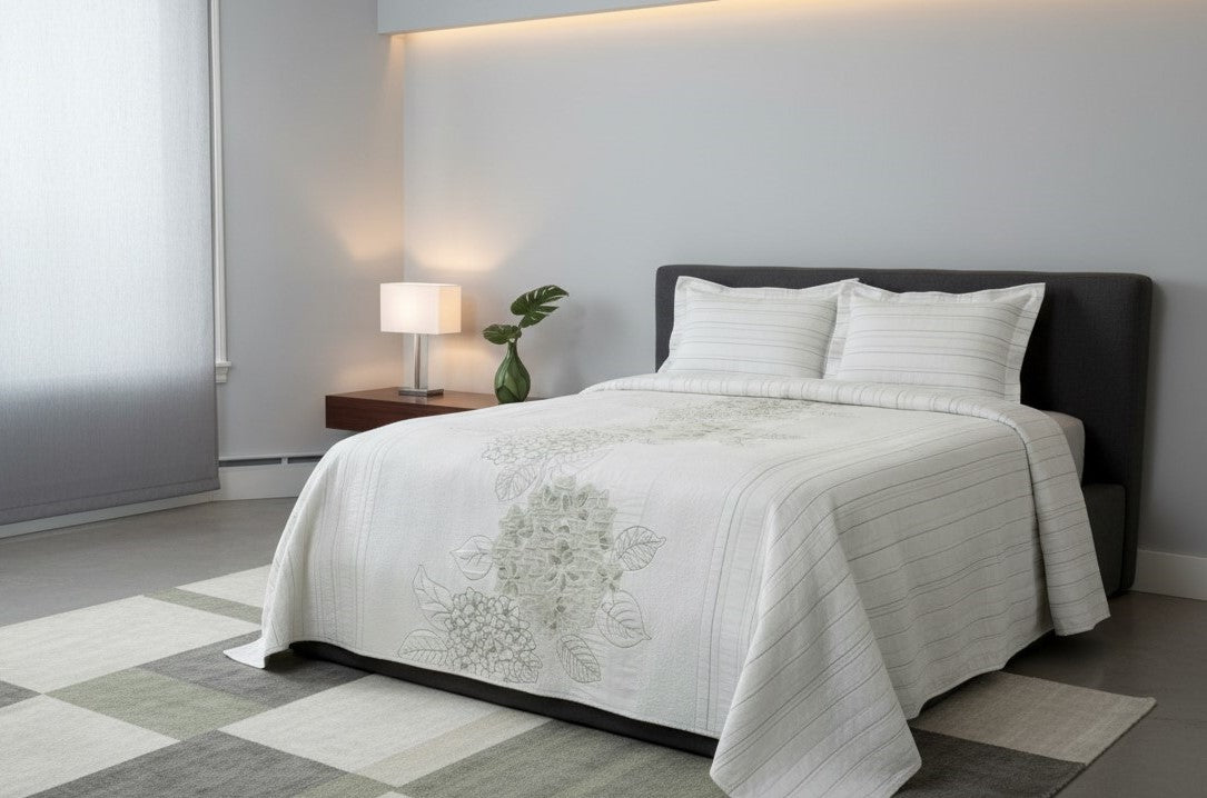 Lara reversible bedspread