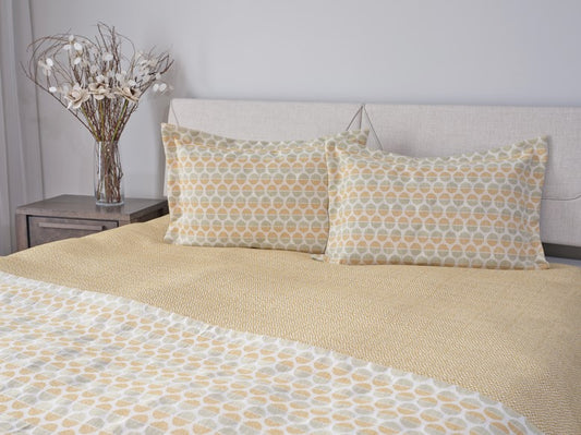 Maxima yellow-green reversible bedspread